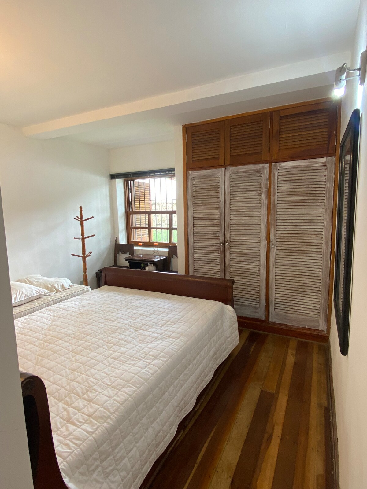 Апартман со брачен кревет (широк 180-220 см). 