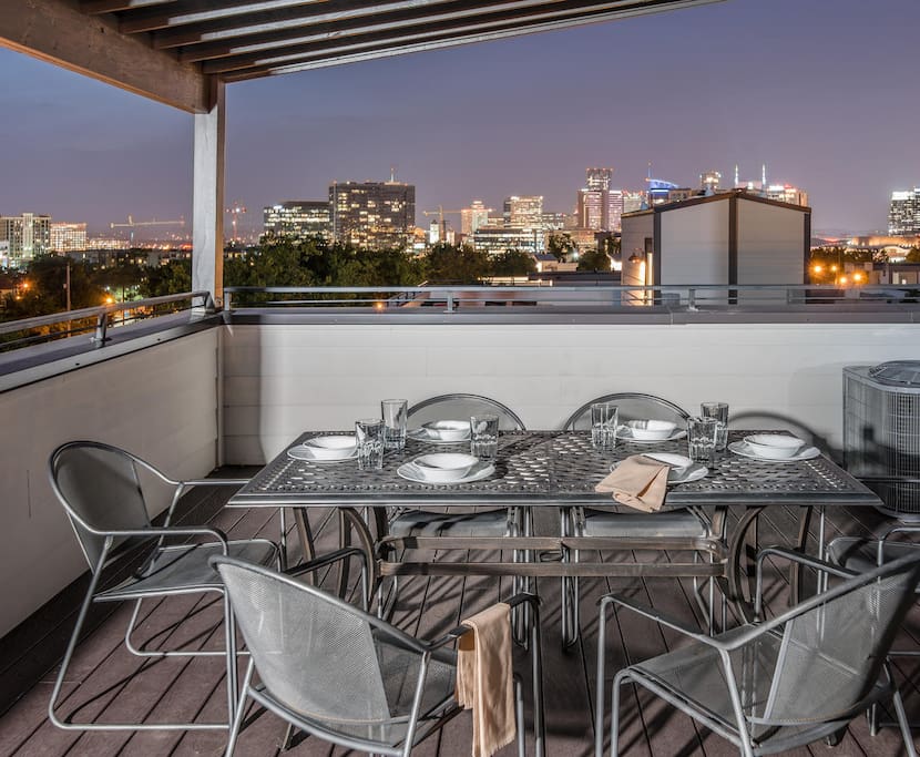 Host an unforgettable dinner on the rooftop deck, featuring epic skyline vistas.