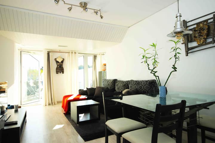 Carcavelos Sunny Beach Terrace