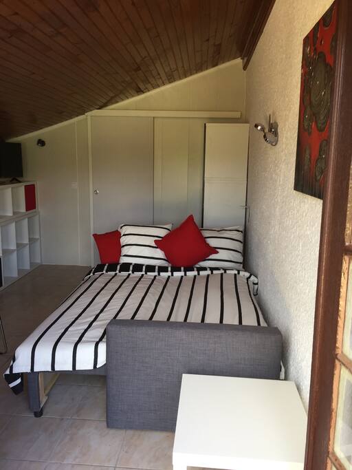 Sofa convertible, très confortable avec son couchage de 1,40 m
