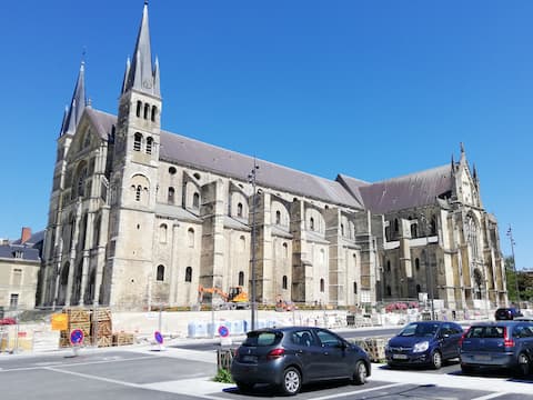 Basilique et  proximité des caves !