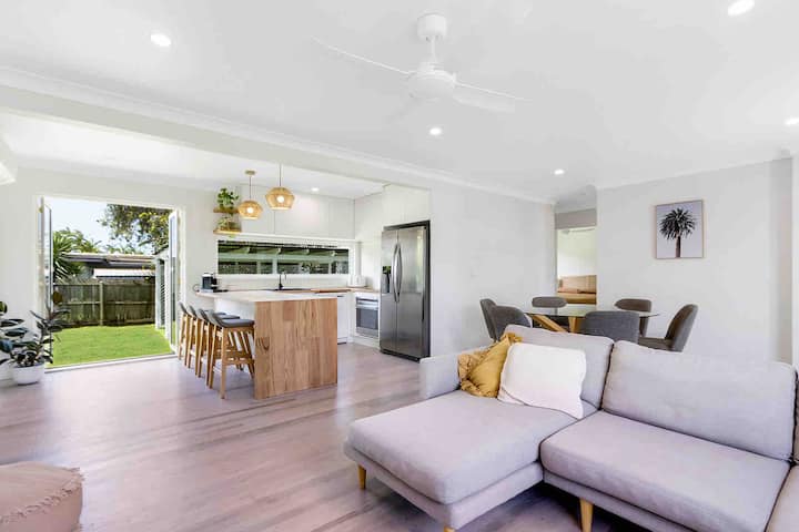 Modern Home In Central Maroochydore - Pets Welcome - Maroochydore