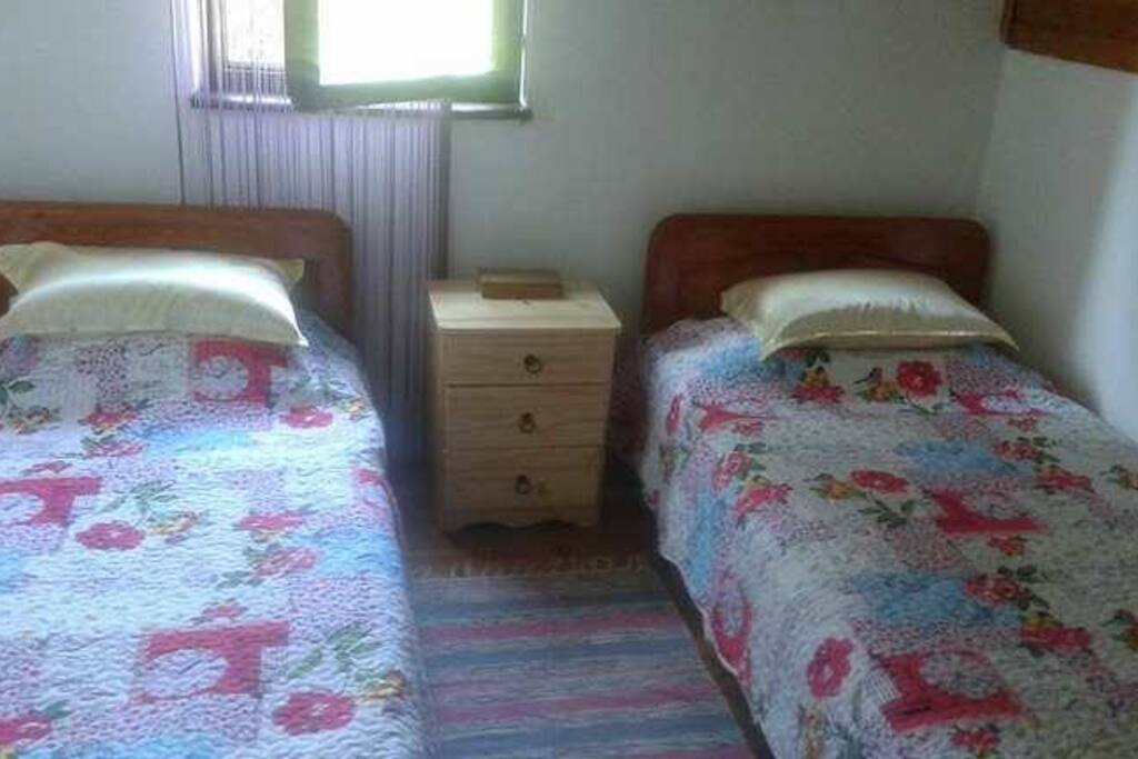 double room, 2 bads