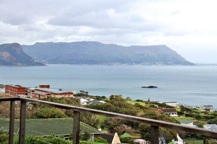 Shearwater – Amazing sea-views 2 bedroom apartment gallery image 2