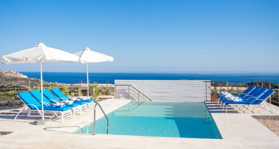 Luxury Villa Horizontes w. heated Private Pool gallery image 4