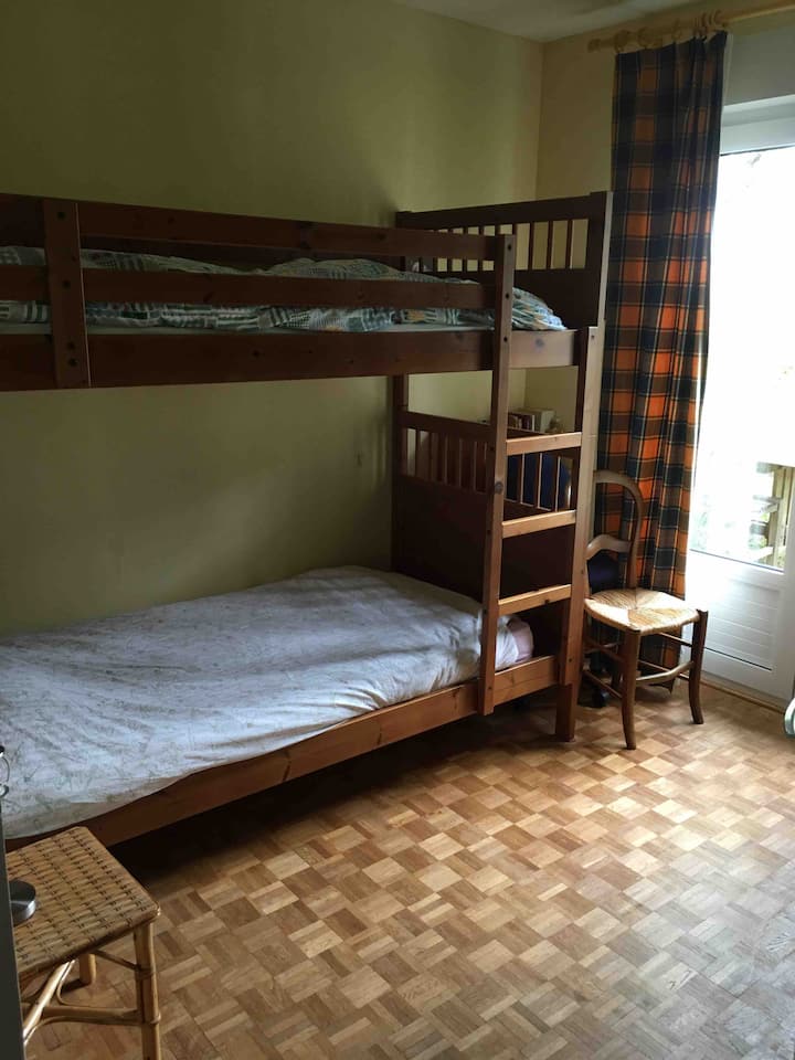 Quarto infantil 2 com 1 beliche