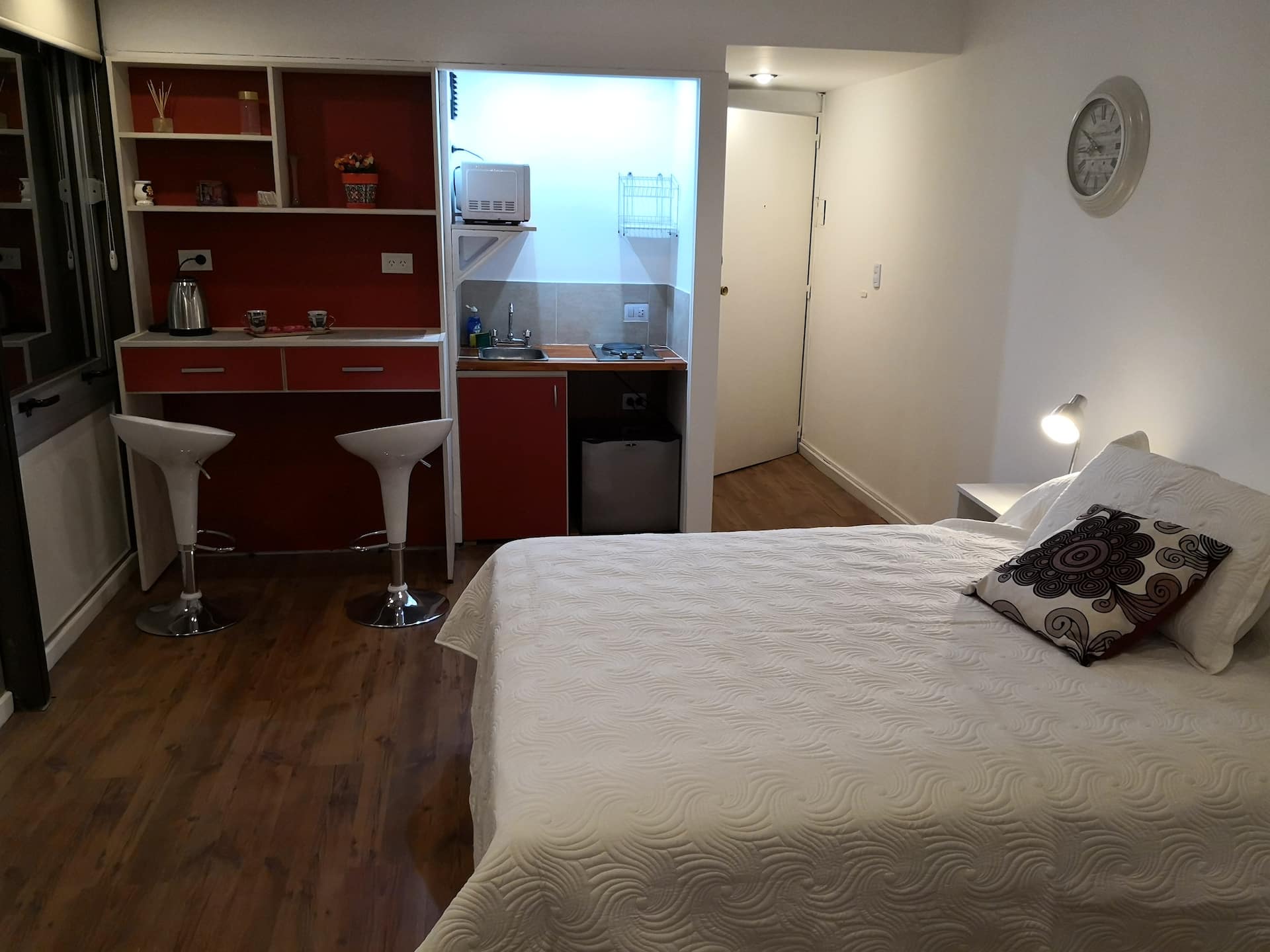 APARTMENT WITH GREAT CITY VIEWS