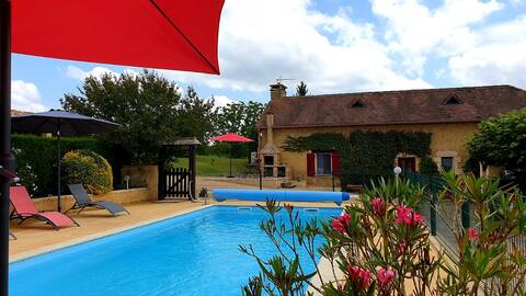 Luxury villa 10 minutes from Sarlat- pool & spa