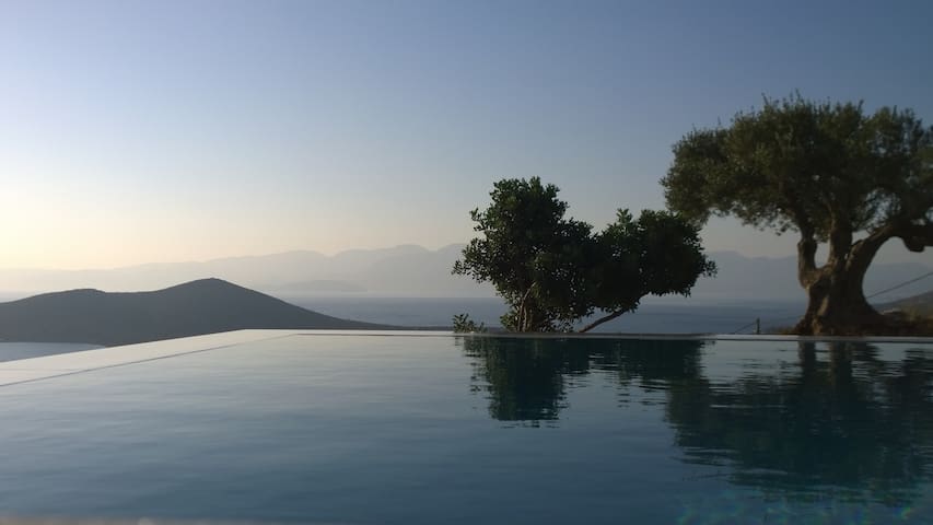 Villa & swimming pool, amazing view of Spinalonga