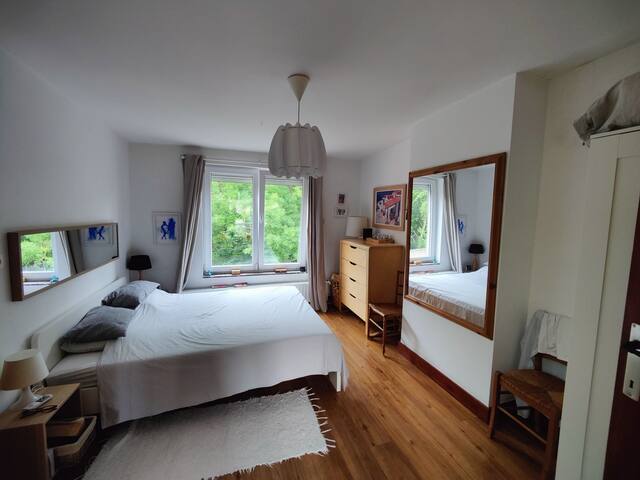 Character Town house next to Sonian Forest & Metro gallery image 2