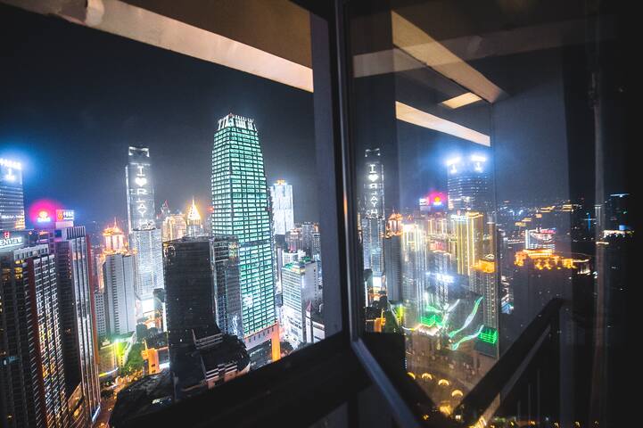 【暹罗之恋】解放碑正中心,步行10分钟到洪崖洞朝天门的东南亚风情,53楼落地窗震撼景观