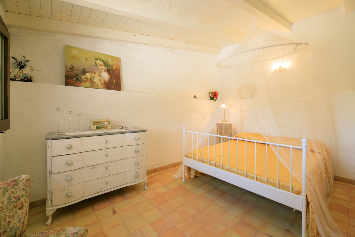 Slaapkamer met tweepersoonsbed