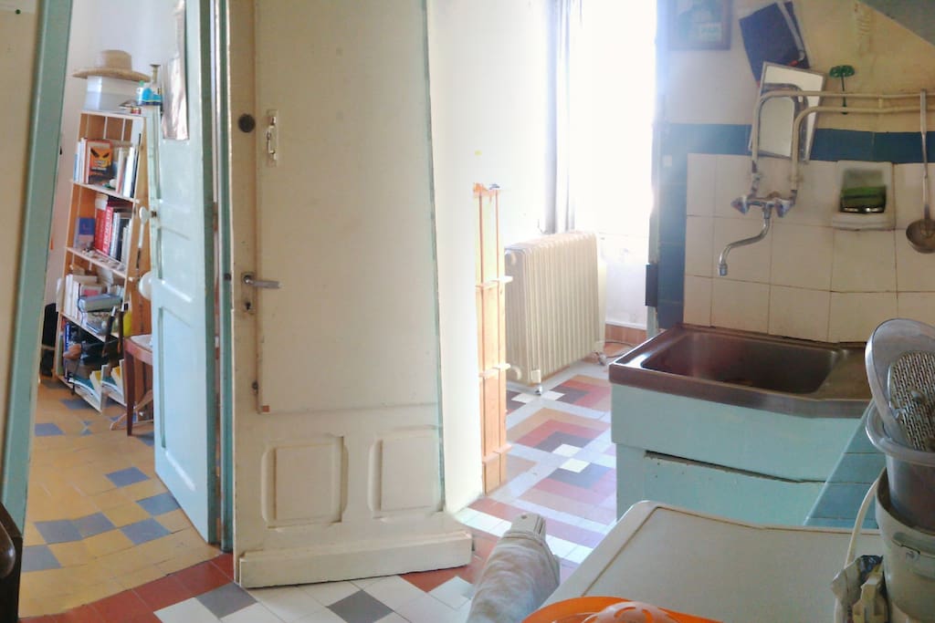 cuisine vers bureau et veranda