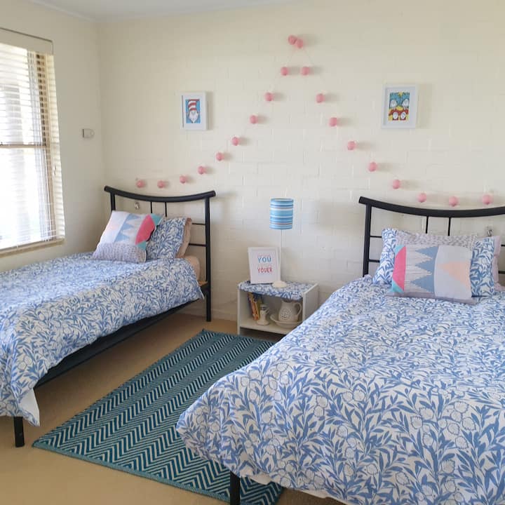 "Thing 1 and Thing 2" room! 2 x SB and BIR. Chair. Electric blankets, portable fan and heater.