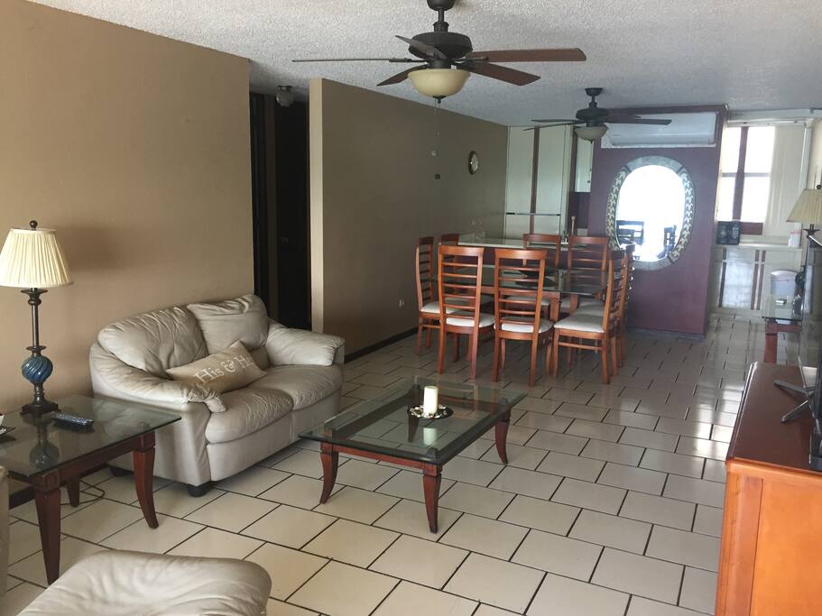 View from livingroom to diningroom