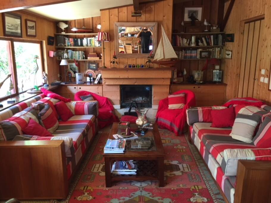 SALON