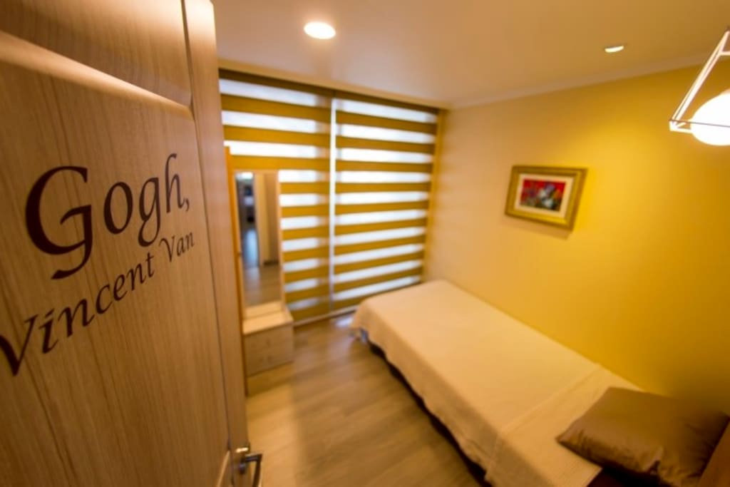 Gogh Room /