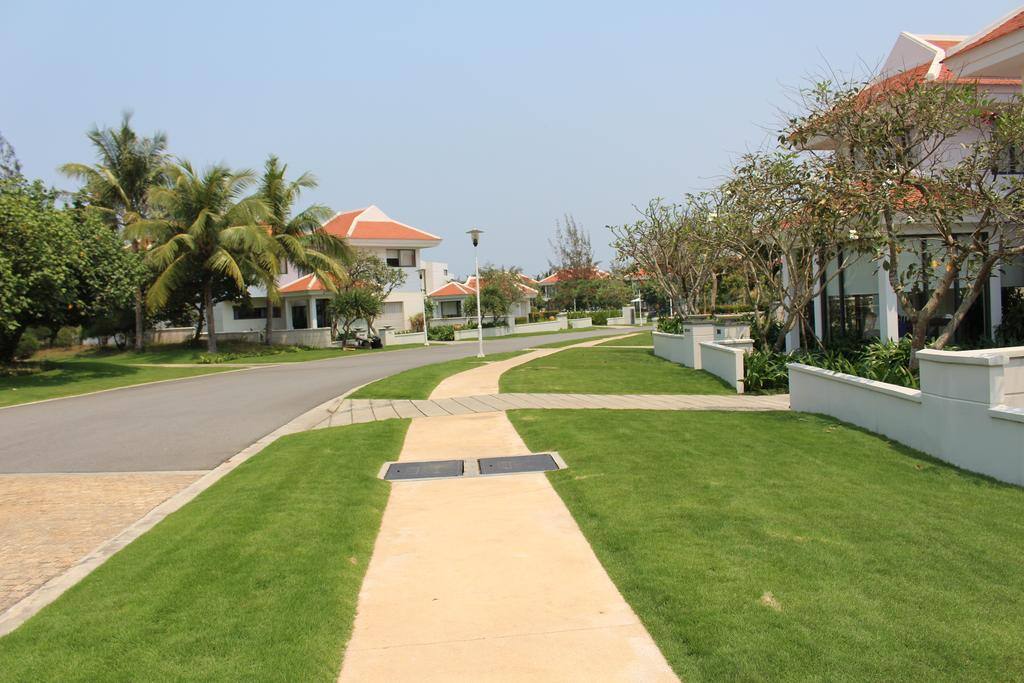 The peaceful street