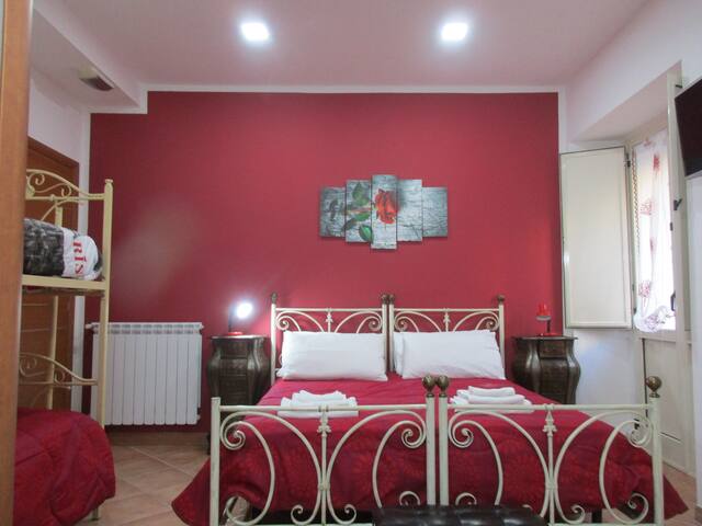 La Rosa di Napoli B&B intero appartamento gallery image 3