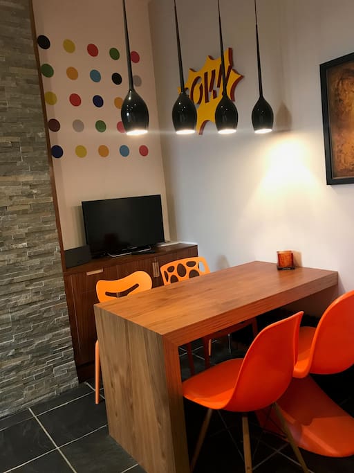 Kitchen dining area
