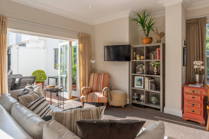 White Cottage, Bishopscourt gallery image 5