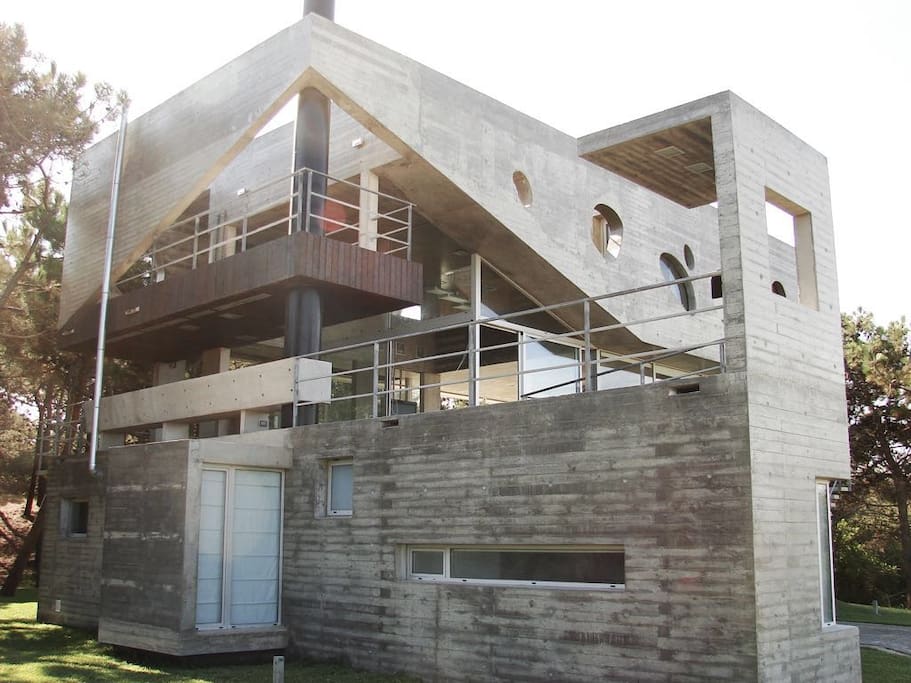 Uno de los Costado de la casa