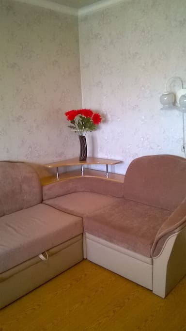 Фото сделаны до ремонта, мебель в распоряжении