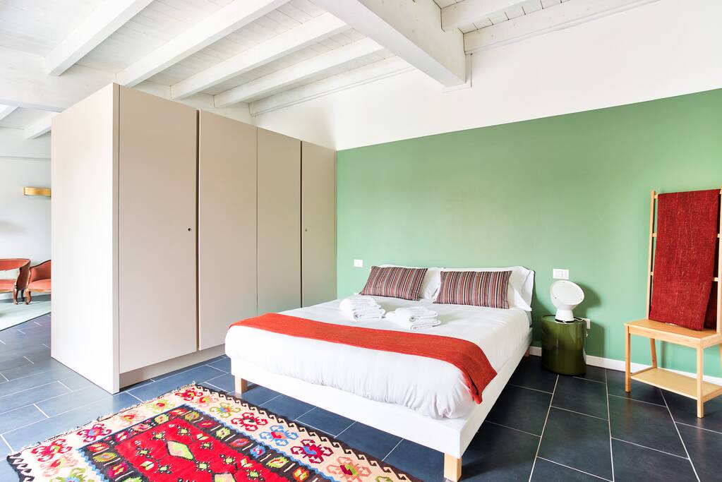 Open- space | The double bedroom & the spacious wardroab