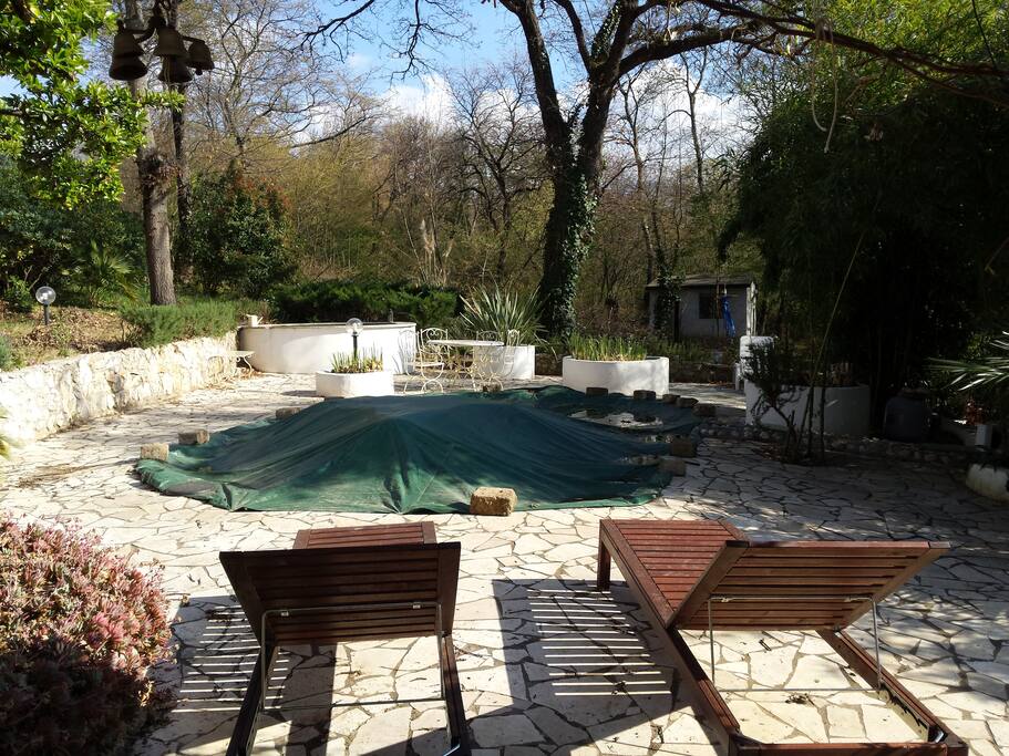 swimming pool (from june to september)