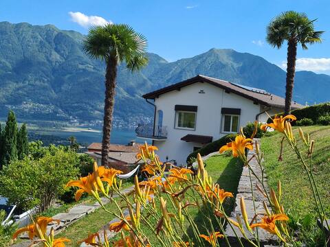 Beautiful and quiet vacation home with dream view