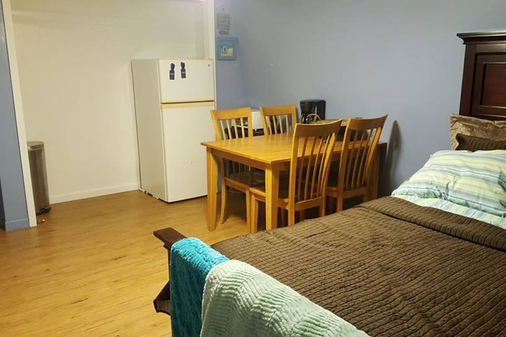1 Bedroom w/queen bed, medium to soft mattress.