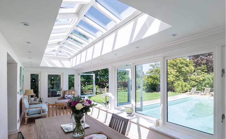 THE OLD SUNDAY SCHOOL