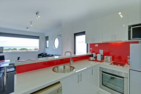 Burnie By The Bay - Beach Apartment