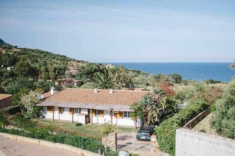 Luxury Villa with Private Pool with Sea View - WIFI