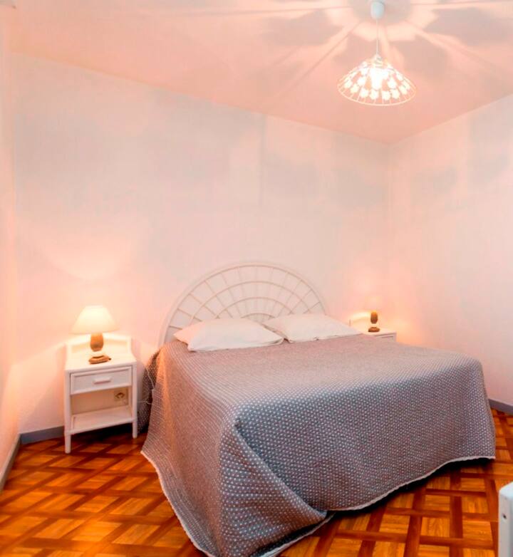 dhomë gjumi me krevat 140 cm