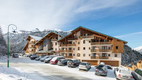 Popular Airbnb listing: Pool + Sauna - Apartment near the Station in Modane
