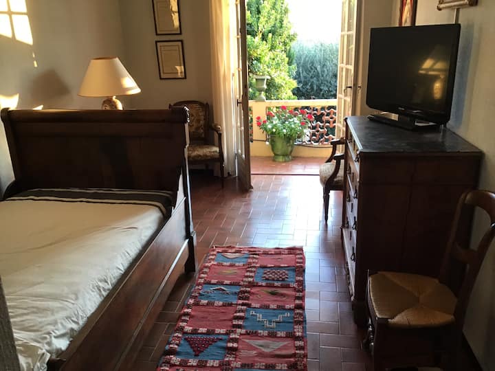 ห้องพักสำหรับ 1 คนพร้อมทางไประเบียง 