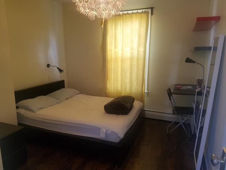 LillyPad Ivy Downtown (4 Yale visits, Full Bed) Houses for Rent in