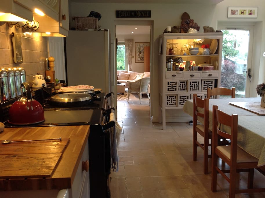 Dining kitchen with 4door aga