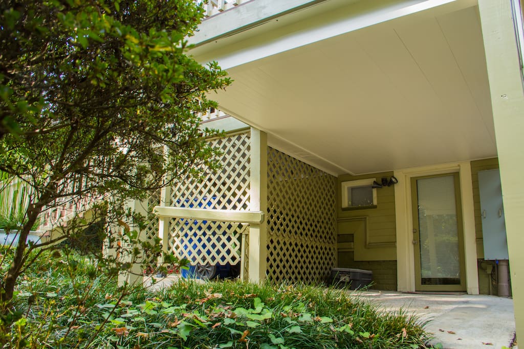 The entrance to the apartment.