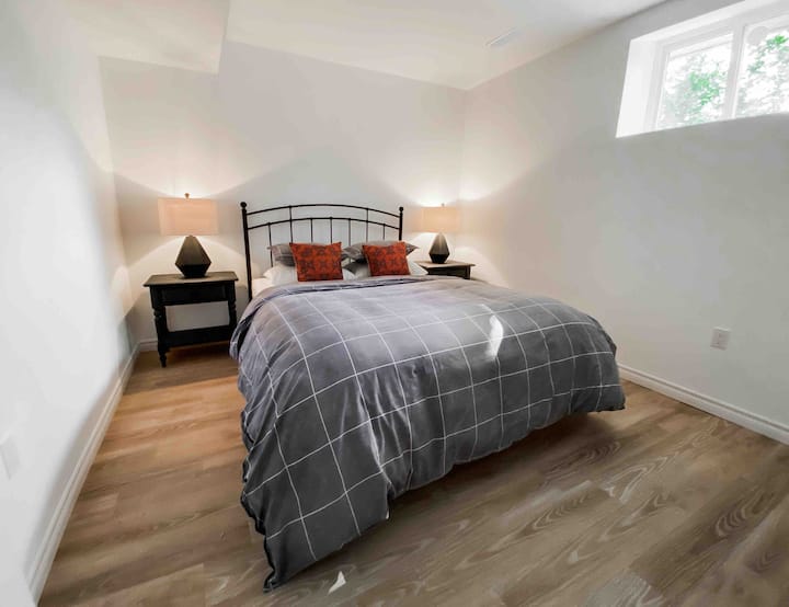 Spavaća soba 3 s bračnim krevetom (1,6x2)