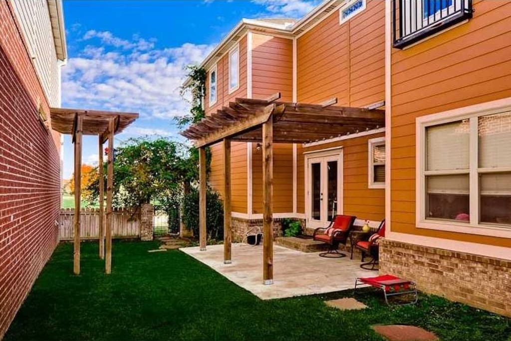 Side yard/patio