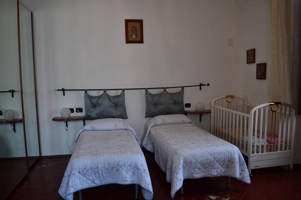 Una camera da letto