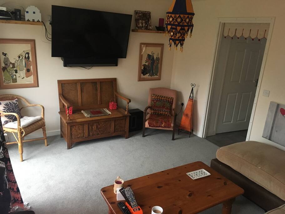 Sitting room with Sky Sports, Bt Sport, Netflix and full 5.1 Sonos surround system