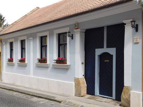 House at the foot of the Basilica