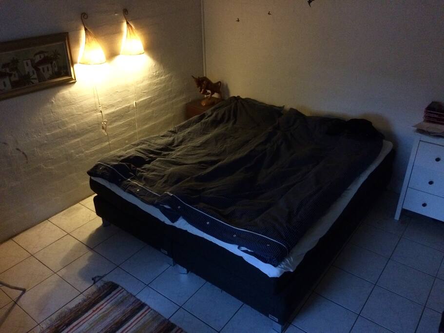 King-size bed