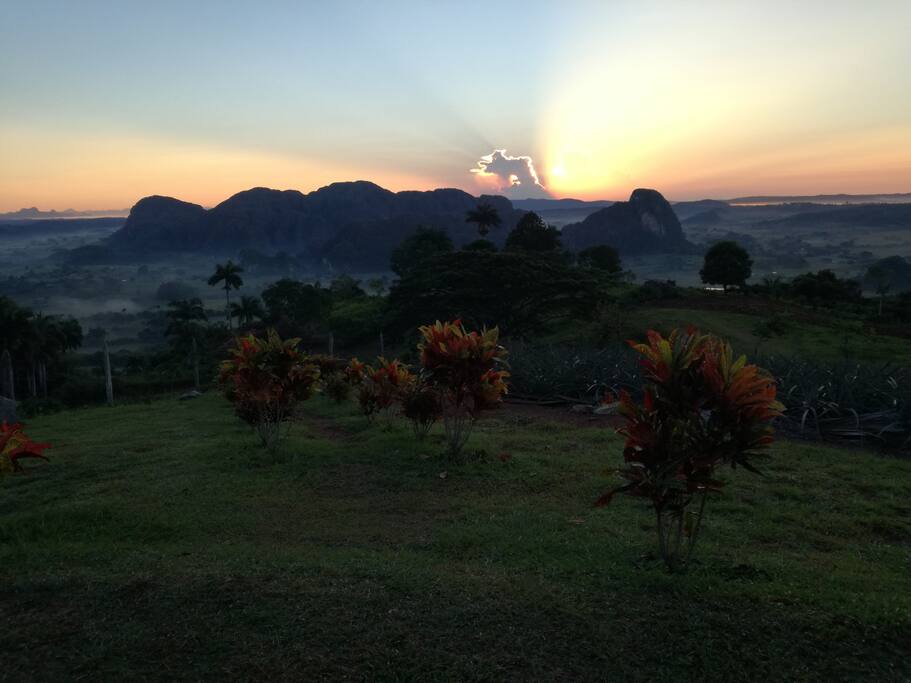 Salida de Sol desde los Acuáticos.