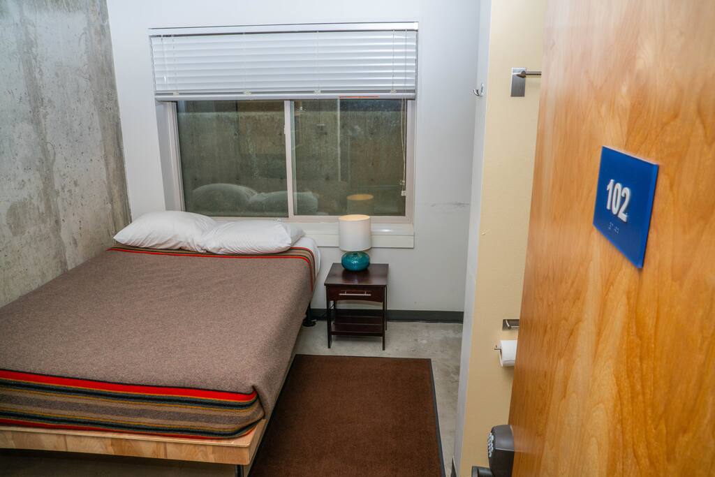 1st Floor Basement Room