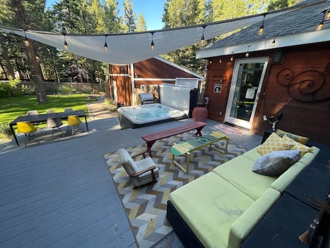 Top performing Airbnb: Private master room (own space) hot tub, kitchen in Meyers