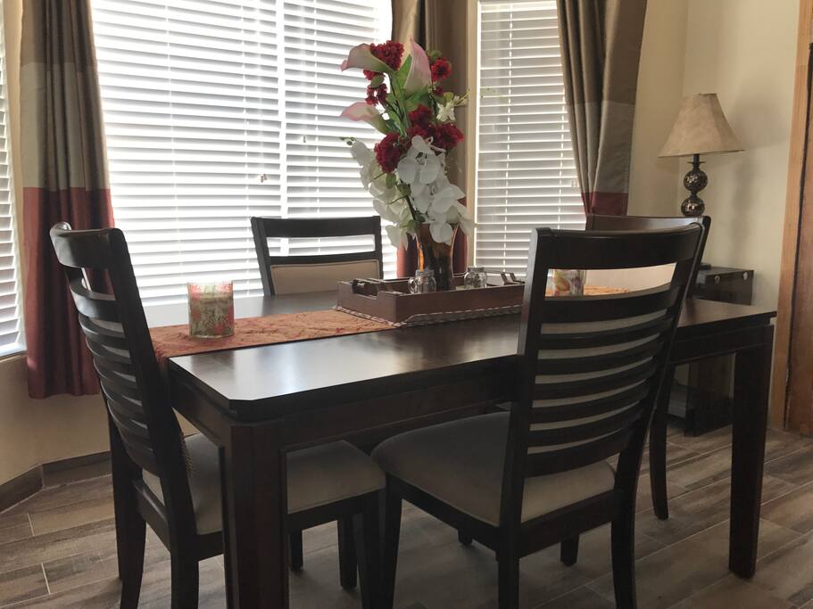 A quaint area to eat